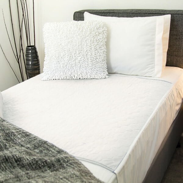 Reusable Bed Pad White Tuck Ins 